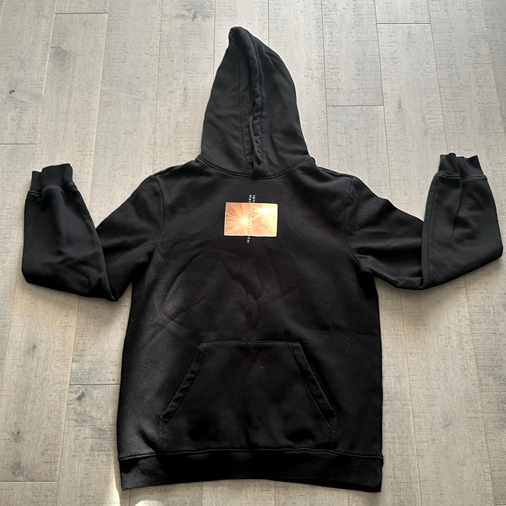 ⭐️ 2 for $10 OR $7 each ⭐️. 
H&M Printed Hoodie * US S